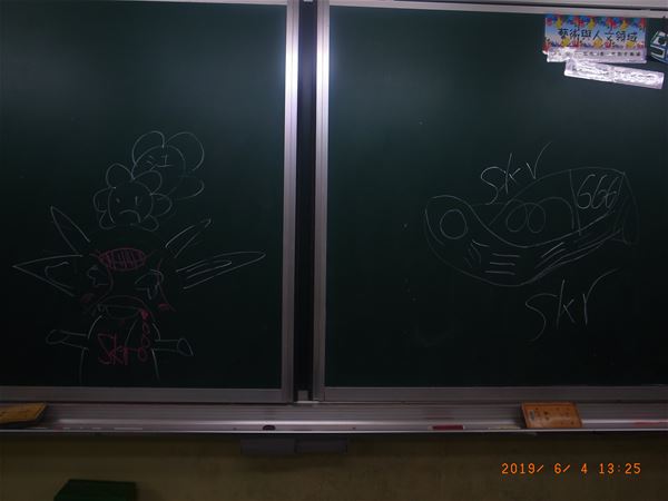 放大圖：單數號(右)與雙數號(左)的團體五秒接龍創作
