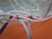 縮圖：兩個燈泡以上的電線串聯......