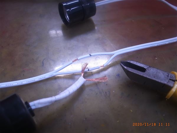 放大圖：電線切割位置要錯開較安全